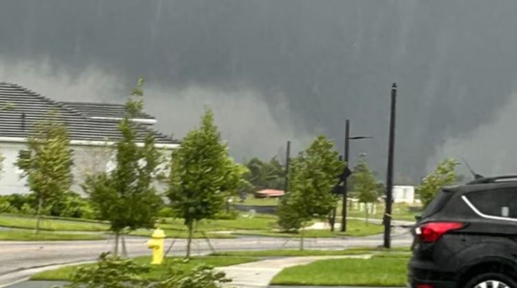 Por qué el huracán Milton generó tantos tornados poderosos y qué riesgos hay en fenómenos futuros