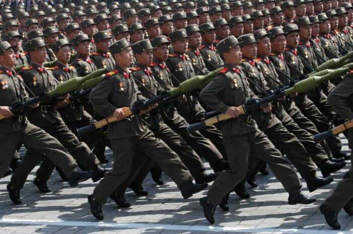 La inteligencia surcoreana reveló que Kim Jong-un enviará 12.000 soldados a Ucrania para apoyar a Rusia