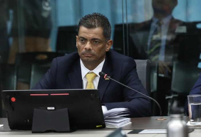 Correo electrónico vincula a Fiscal General con nombramiento de su pareja en la Fiscalía de Narcotráfico