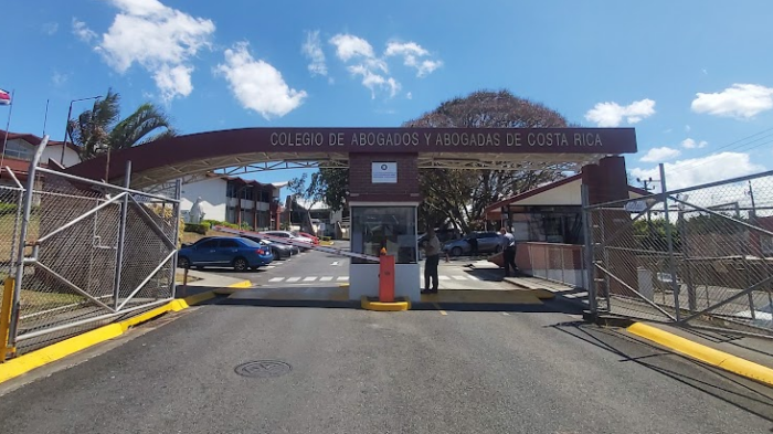 Solo 11 de cada 100 aspirantes aprobó examen de incorporación al Colegio de Abogados este año