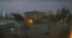 Así se siente el impacto de Milton: los vientos huracanados y las marejadas avanzan sobre Florida