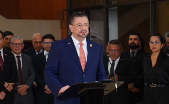 20 diputados solicitan a Fiscalía analizar si se debe investigar a presidente Chaves por presunta violación a independencia de Poderes