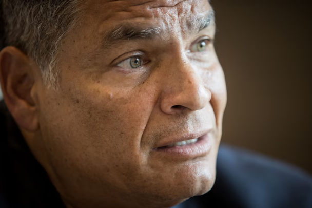 Expresidente Rafael Correa y exfuncionarios con sentencia por corrupción deben 154 millones de dólares a Ecuador