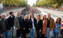Miles de personas se manifiestan contra el Gobierno en Madrid al grito de “Sánchez, dimisión”