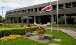 Gobierno esperará segundo debate de plan para abaratar vuelos a Centroamérica previo a tomar decisión sobre eventual veto