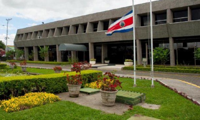 Gobierno esperará segundo debate de plan para abaratar vuelos a Centroamérica previo a tomar decisión sobre eventual veto