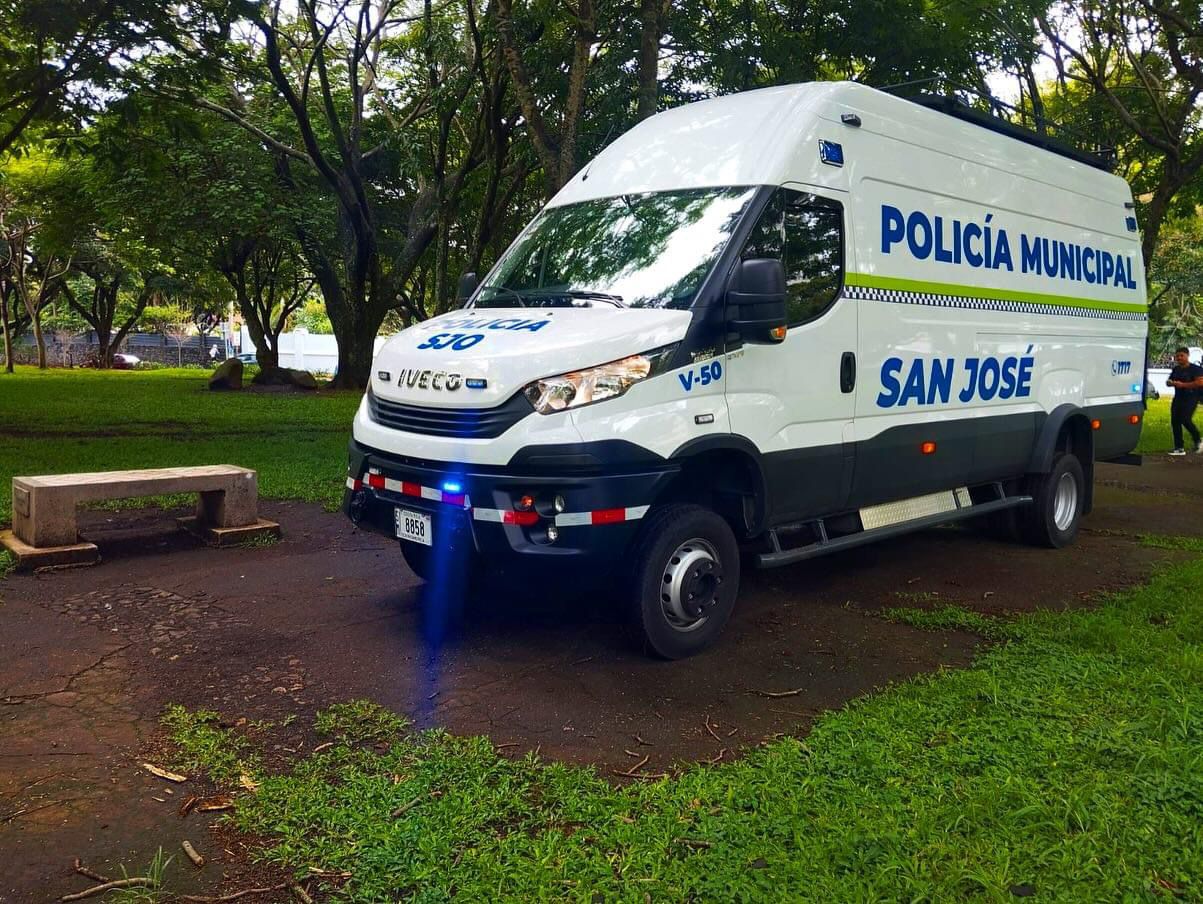 Policia Municipal de San José realizó 69 multas por mal estacionamiento tras concierto de Aventura en Estadio Nacional