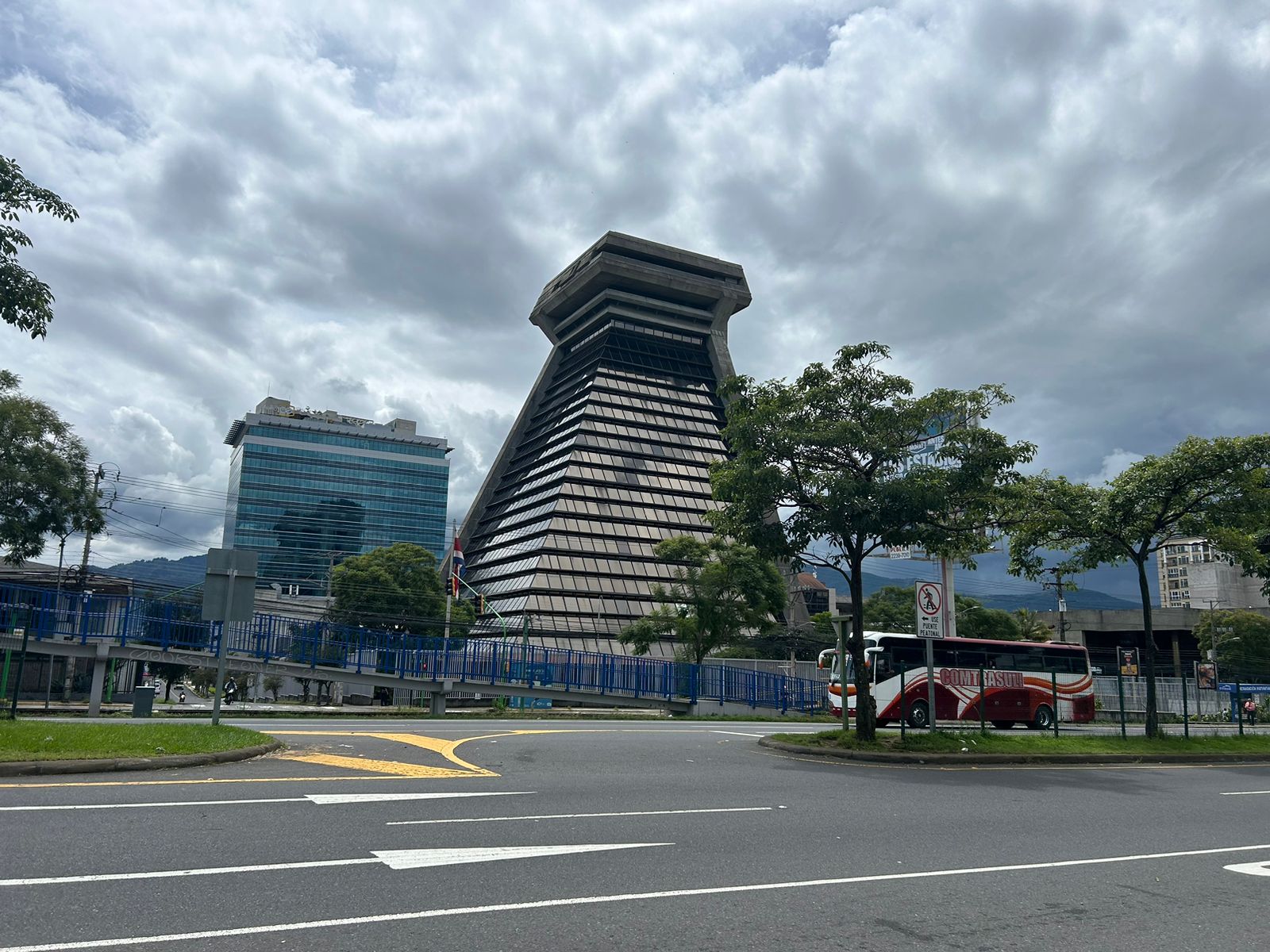 Contraloría declara nulidad en adjudicación de 8 EBAIS asociados a caso ‘Barrenador’