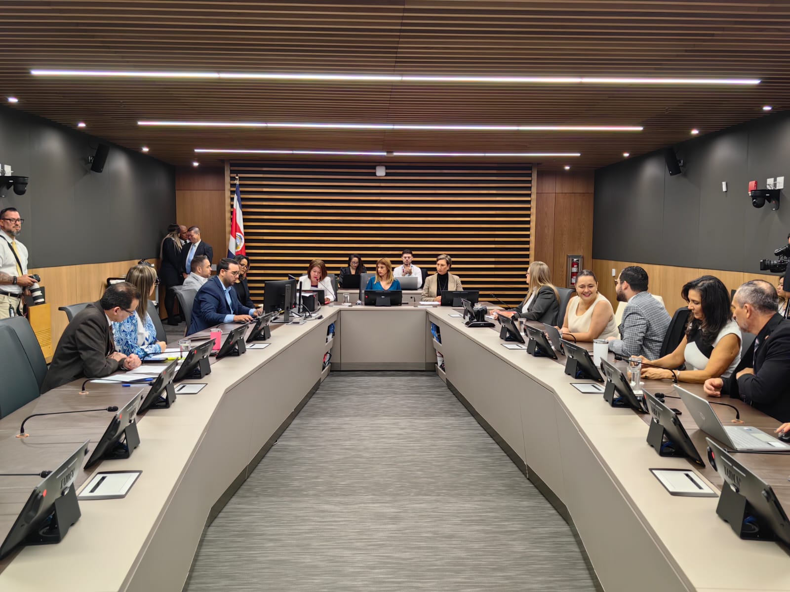 Comisión investigadora sobre la CCSS llamó a comparecer a 70 personas