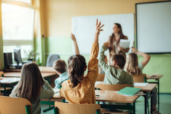 Avanza presupuesto extraordinario para pagar aguinaldos a educadores