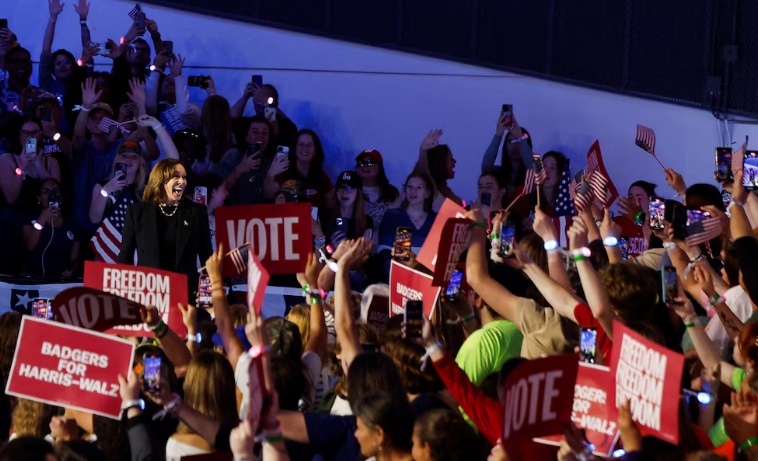 Kamala Harris llamó a los jóvenes de Estados Unidos a participar en la transformación política del país