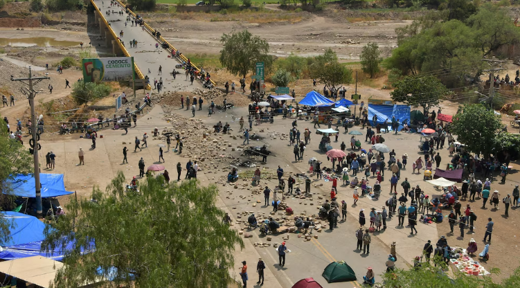 Cuarto día de bloqueos en Bolivia en defensa de Evo Morales ante su posible detención por estupro y trata