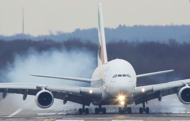 Plan para abaratar boletos aéreos a países de Centroamérica se envió a consulta de la Sala IV: Votación en segundo debate se suspendió