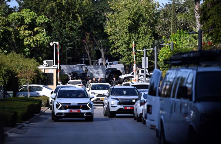 Las fuerzas de seguridad de Israel detuvieron a tres sospechosos por el ataque a la residencia privada de Benjamin Netanyahu