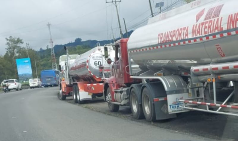 RECOPE desconoce tiempo que tardará en solucionar ‘hackeo’: Solicita paciencia a transportistas ante largas filas