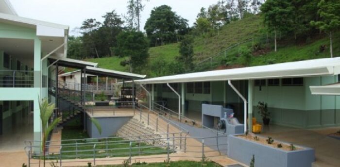 Suben a 114 los centros educativos afectados por las fuertes lluvias: 6 funcionan como albergues