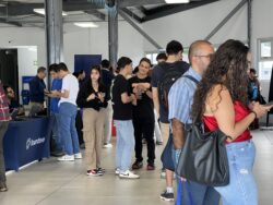 ¡Tome nota! Dos ferias de empleo ofrecen casi 5 mil puestos vacantes este miércoles