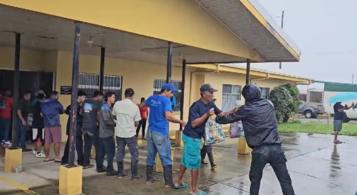 CNE contabiliza casi 600 incidentes por inundación en las últimas horas y más de 3000 personas en albergues