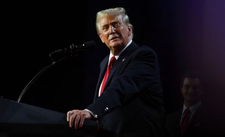 Trump define sanciones contra el régimen de Irán para frenar sus operaciones terroristas y trabar su programa nuclear