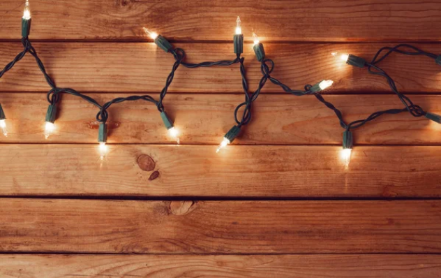 Estudio del MEIC revela que mayoría de comercios presenta incumplimientos respecto a luces y adornos navideños