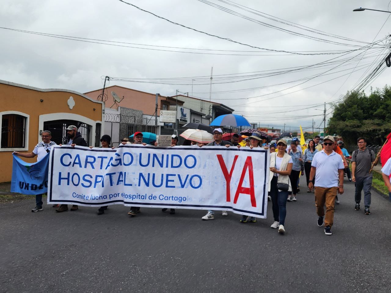 Grupo de cartagineses marchó para exigir readjudicación del nuevo hospital