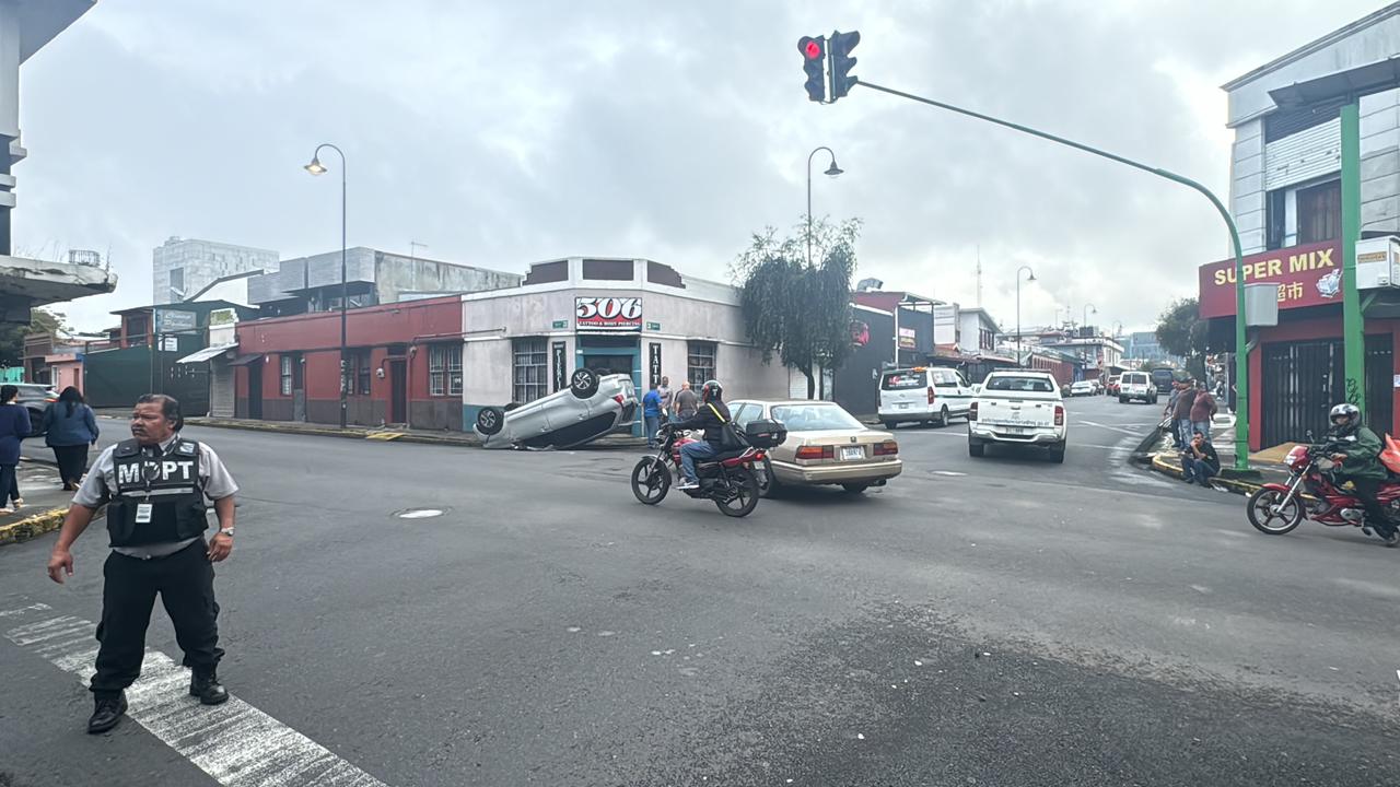 Diputado Fabricio Alvarado sufrió accidente de tránsito en San José: Él y sus hijas se encuentran estables