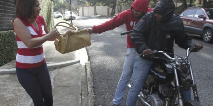OIJ anuncia operativos en San José para prevenir asaltos ante llegada de aguinaldos y compras de fin de año