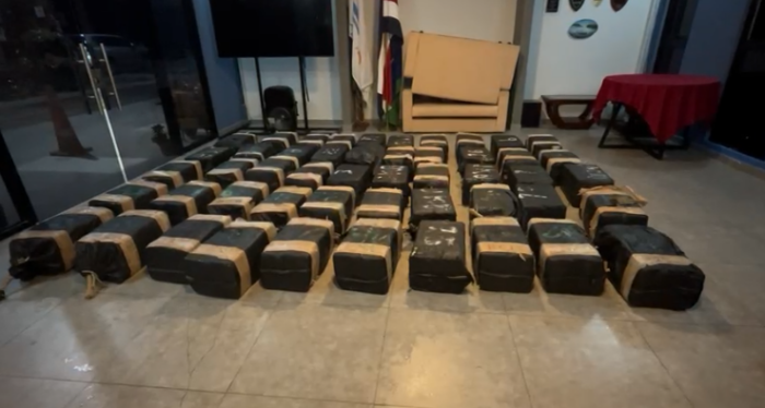 Decomisan casi dos toneladas de droga en el Pacífico