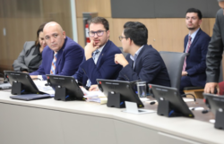 Nueva República propone sancionar a manifestantes que obstruyan vía pública o rayen paredes ocultando su rostro