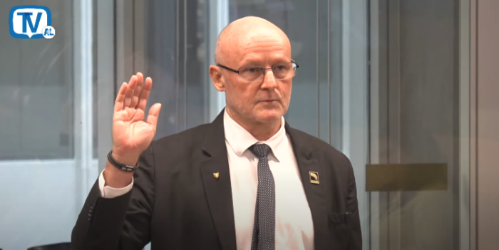 Vicepresidente defendió póliza de responsabilidad civil para altos jerarcas ante cuestionamientos de diputados