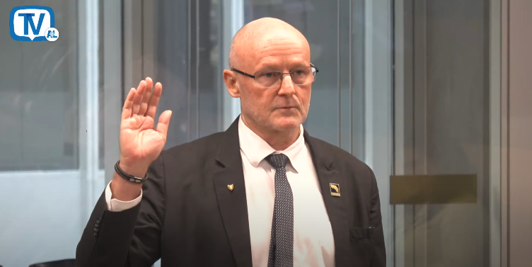 Vicepresidente defendió póliza de responsabilidad civil para altos jerarcas ante cuestionamientos de diputados