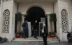 Transición en Siria: Reino Unido estableció contacto diplomático con los rebeldes, y Qatar anunció que reabrirá su embajada
