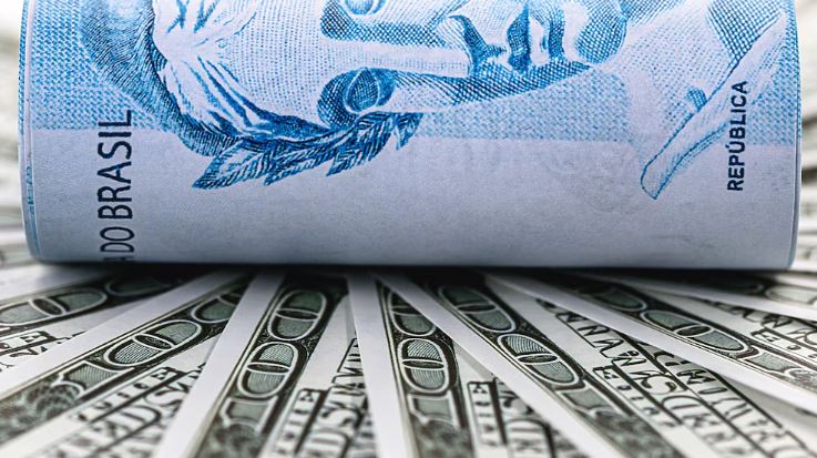Sigue la caída del real en Brasil: el Banco Central subastó miles de millones de dólares por tercera sesión consecutiva