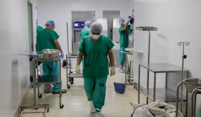 Diputados solicitan convocatoria de proyecto para que médicos especialistas de la CCSS puedan trasladarse a salario global
