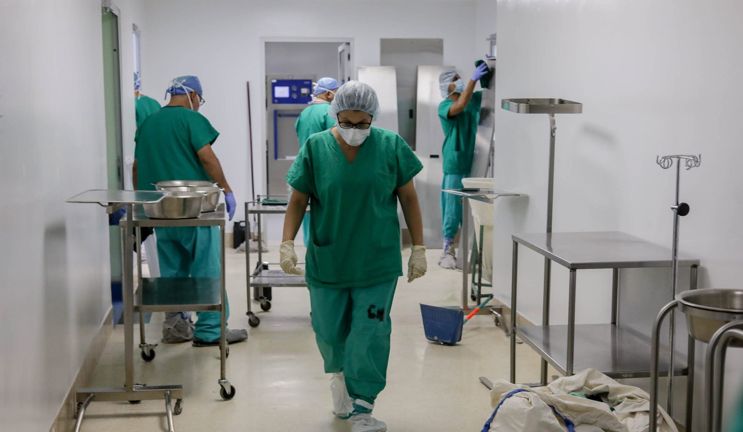 Diputados solicitan convocatoria de proyecto para que médicos especialistas de la CCSS puedan trasladarse a salario global