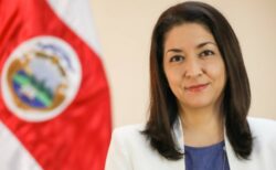 Colegio de Médicos abre investigación contra Ministra de Salud por lineamiento para afrontar renuncia de especialistas