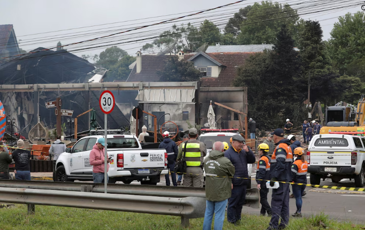 Una avioneta cayó en una zona comercial del sur de Brasil: murieron los diez pasajeros