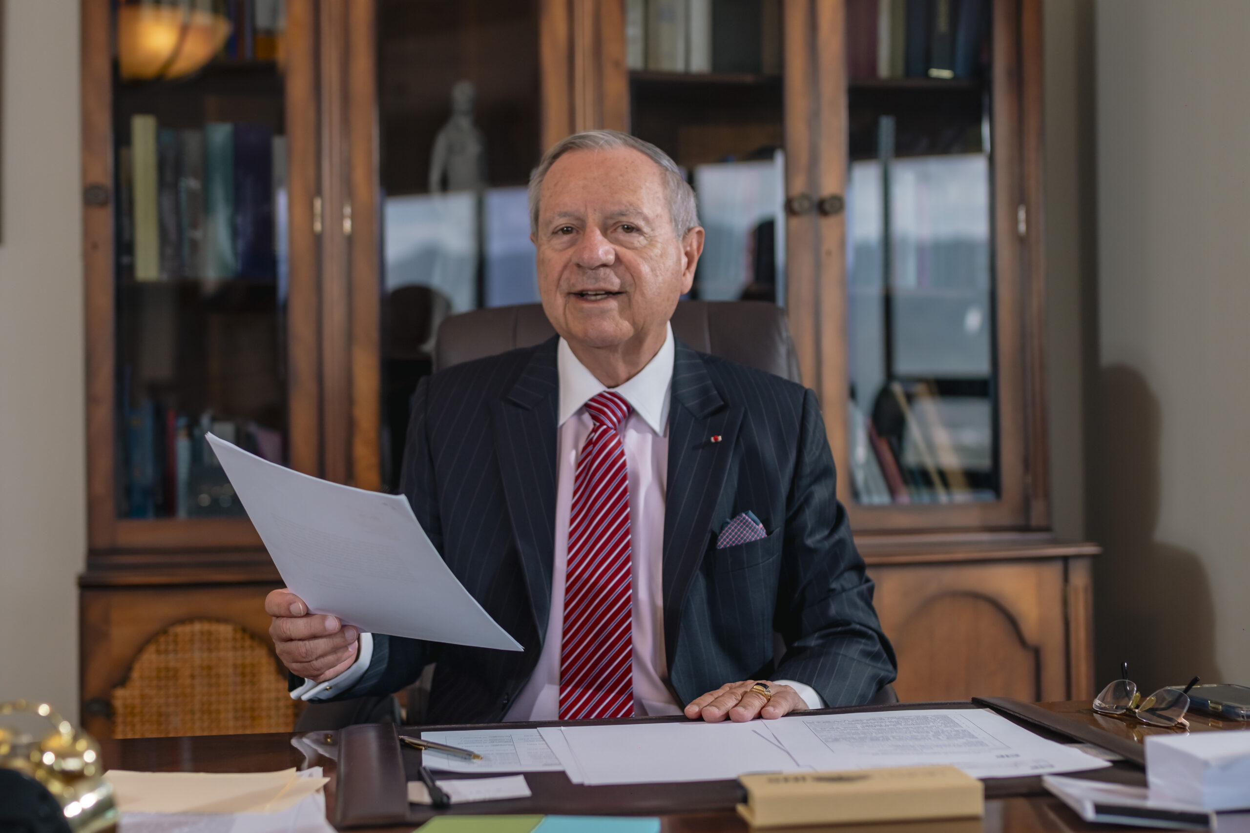 Exministro Enrique Castillo solicitó una cita para inscribirse formalmente como precandidato del PLN