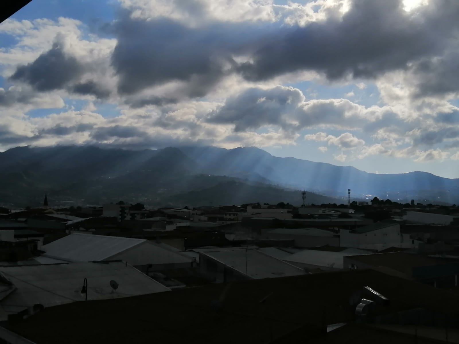 IMN espera que haya nubosidad para este 24 y 25 de diciembre en gran parte del país y no descarta lluvias