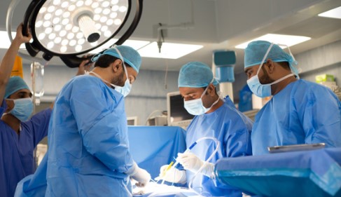 CCSS anuncia nuevas modalidades de atención ante renuncia de médicos especialistas