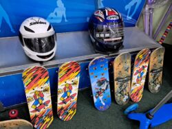 ¿Regalará patines o patinetas en Navidad? Autoridades recuerda la incluir cascos, rodilleras y coderas