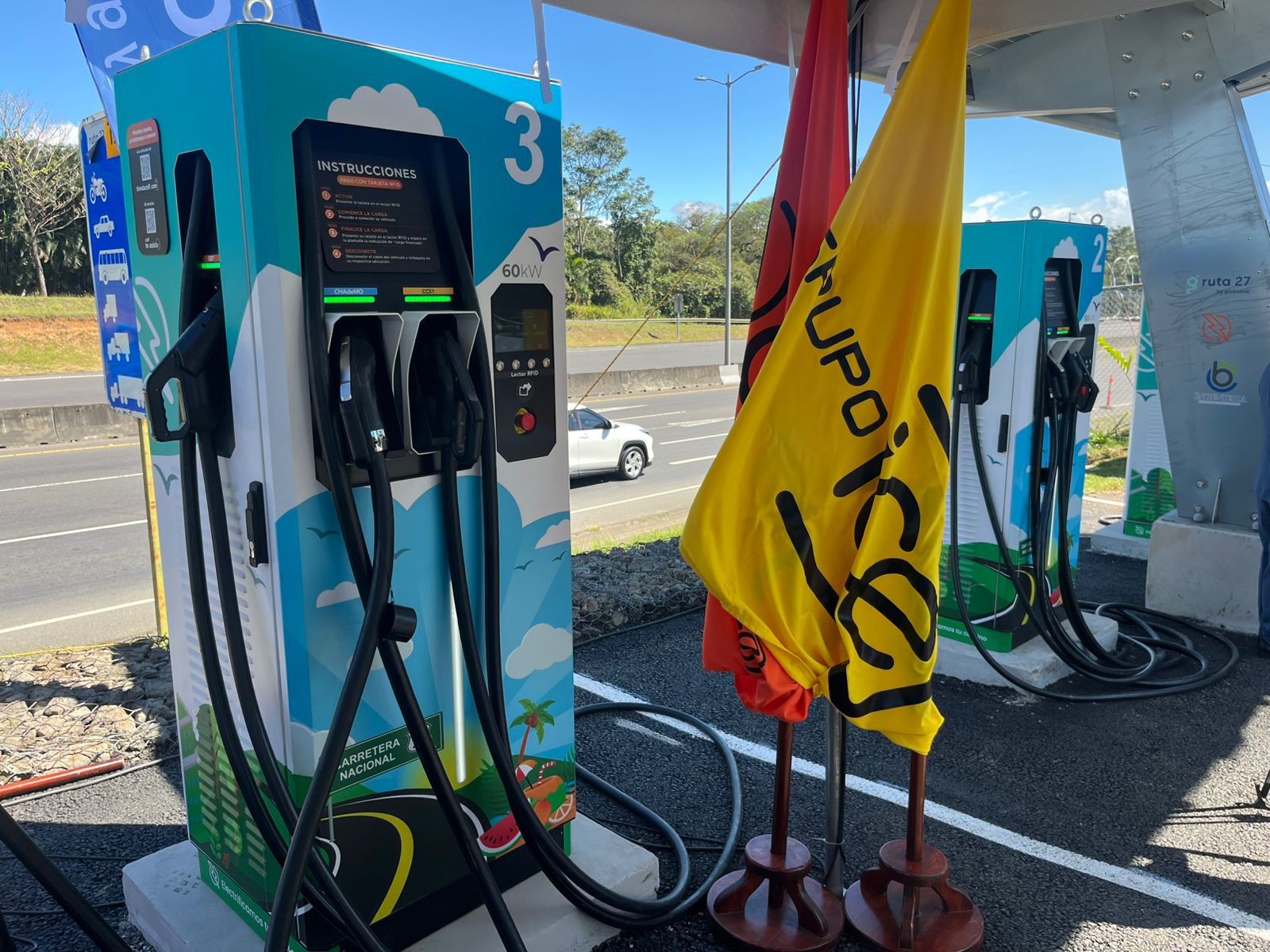 Inauguran centro de carga múltiple para vehículos eléctricos en San Rafael de Alajuela