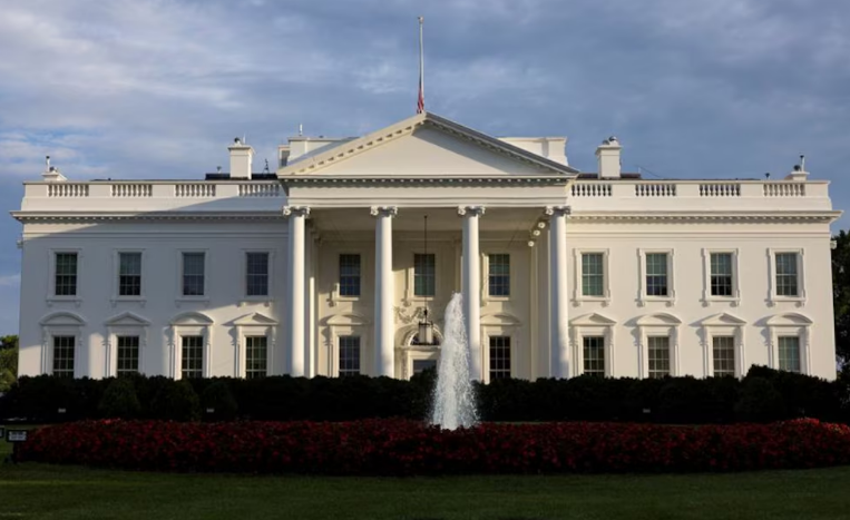 Un hackeo telefónico de China afectó al menos a ocho empresas de Estados Unidos y a decenas de países