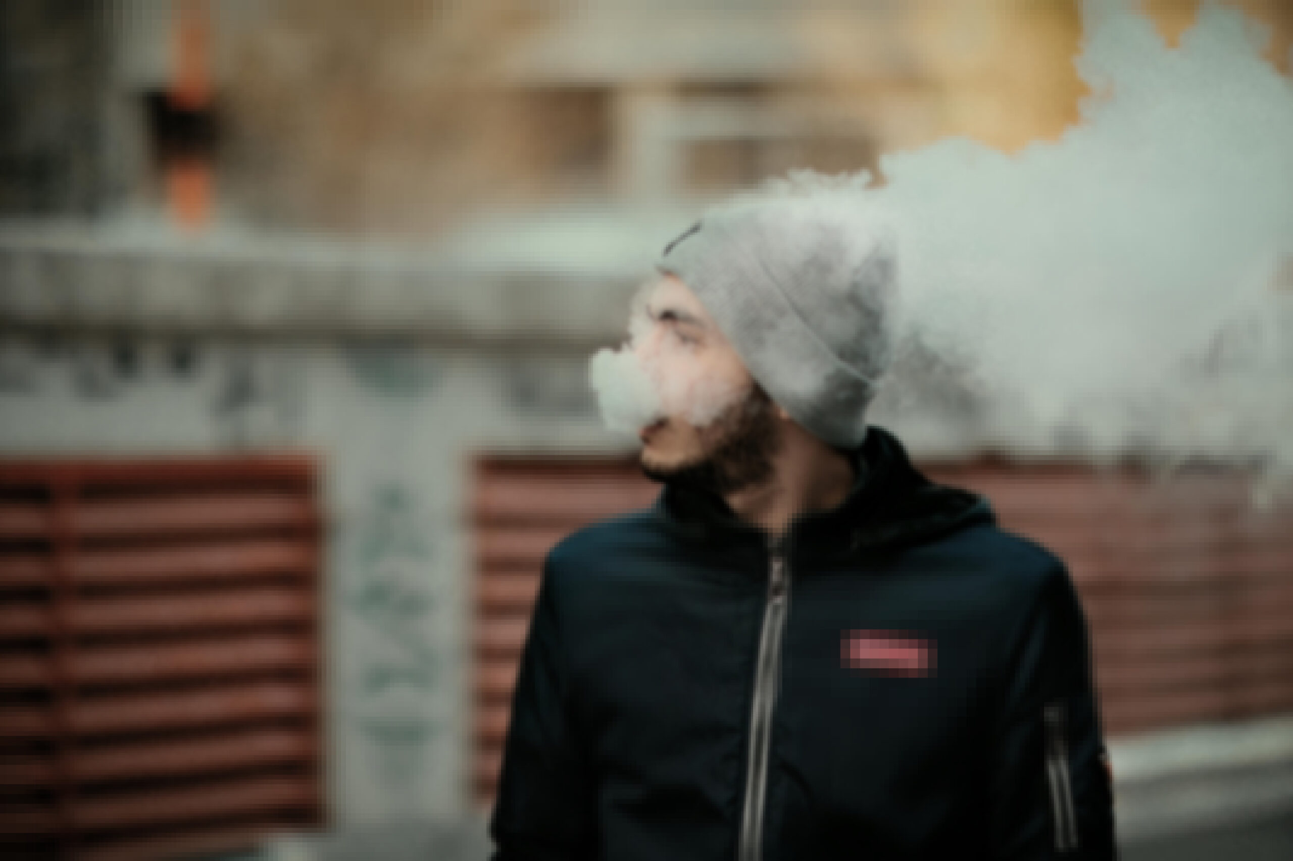 Salud reporta que cifra de personas con trastornos asociados al vapeo aumentó a más de 2900 a octubre de este año