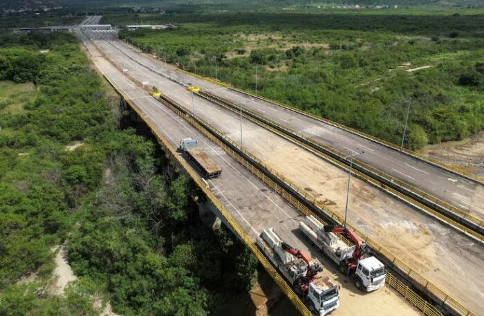 La dictadura de Nicolás Maduro cerró la frontera con Colombia por una supuesta “conspiración internacional”