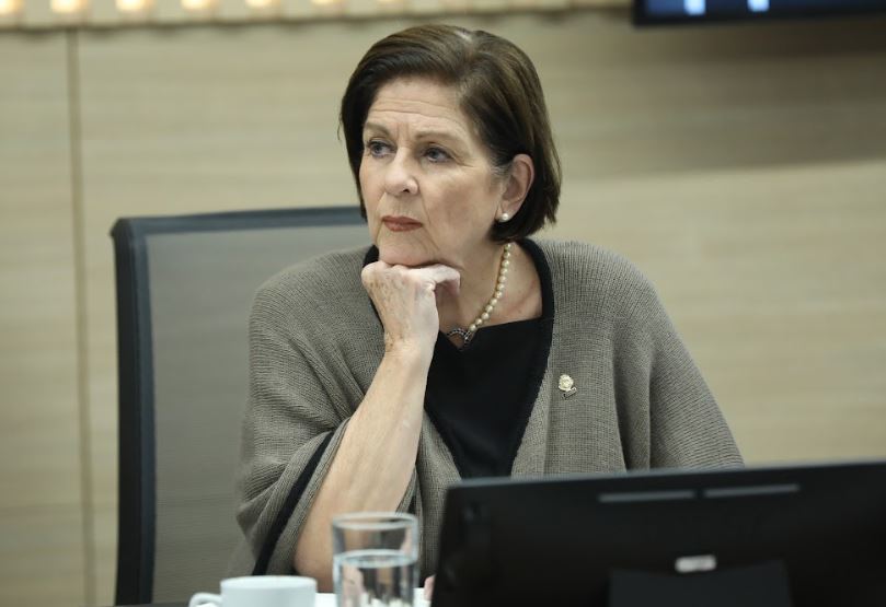 Pilar Cisneros y Rodrigo Arias discutieron ‘tiempo efectivo’ de los diputados en el Plenario