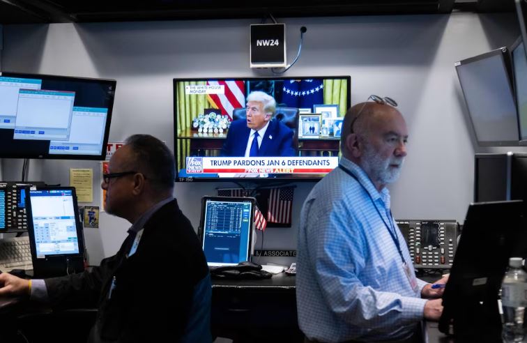 Wall Street cedió las ganancias tras el anuncio de Donald Trump sobre las tarifas a China, México y Canadá