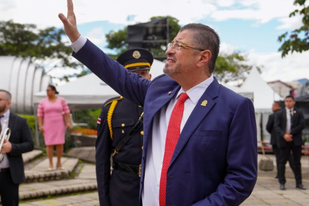 ¿Qué dice el Presidente Rodrigo Chaves sobre una eventual renuncia a su pensión de expresidente?