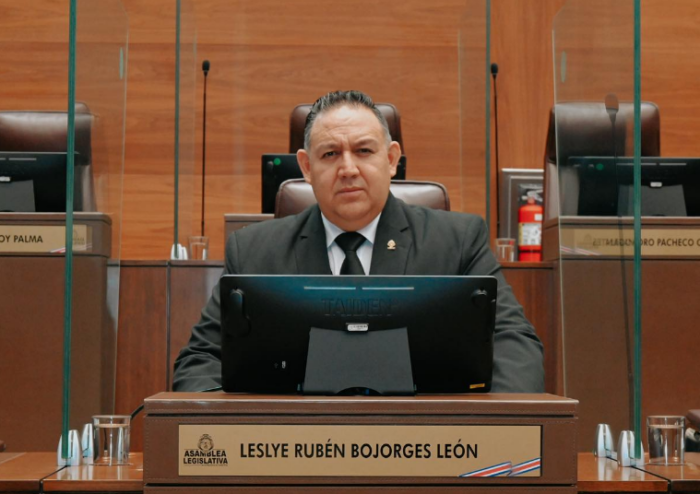 Diputado Leslye Bojorges no será precandidato presidencial