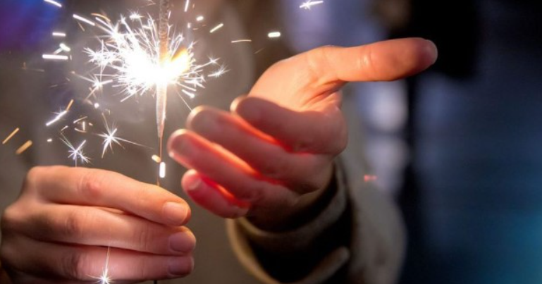 Bebé de 10 meses fue trasladado en condición crítica al Hospital de Puntarenas por quemadura con pólvora